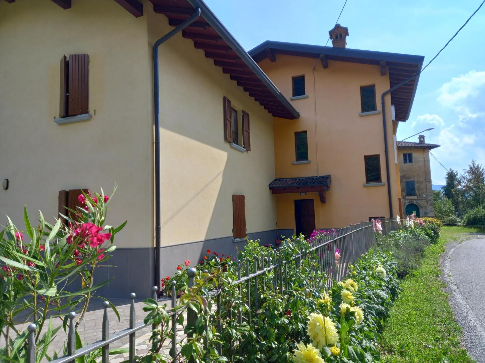 Casa Vacanze Tania Somendenna Екстер'єр фото